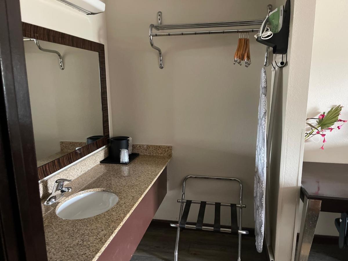 Royal Inn & Suites Mountain Grove Buitenkant foto
