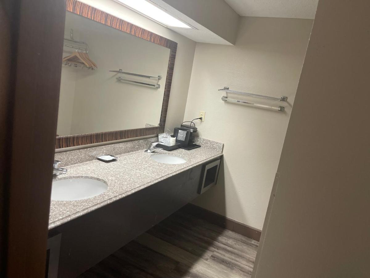 Royal Inn & Suites Mountain Grove Buitenkant foto