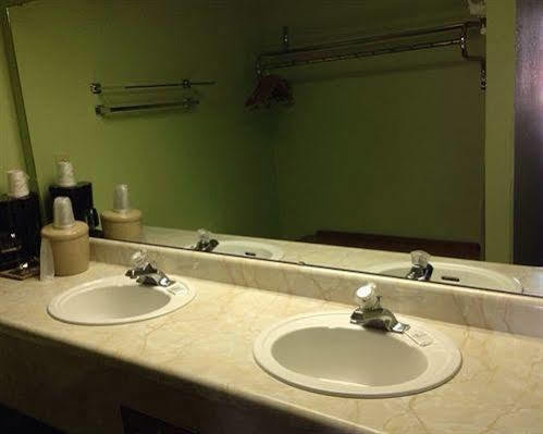 Royal Inn & Suites Mountain Grove Buitenkant foto